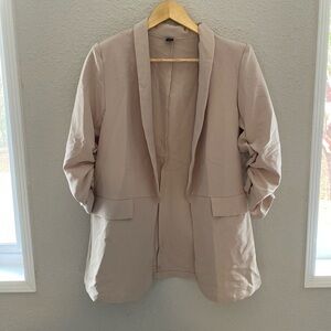 EUC cream blazer in medium with oversized fit